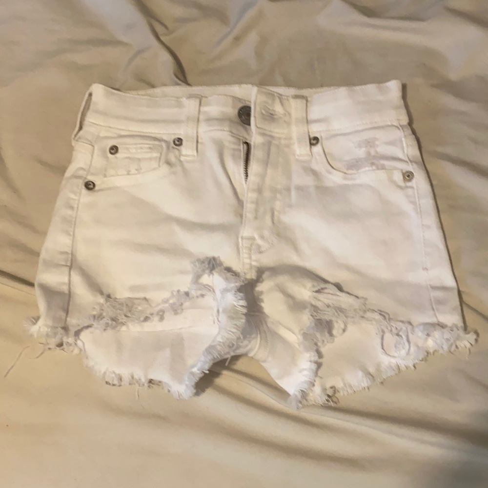 EUC white AE shorts 000size